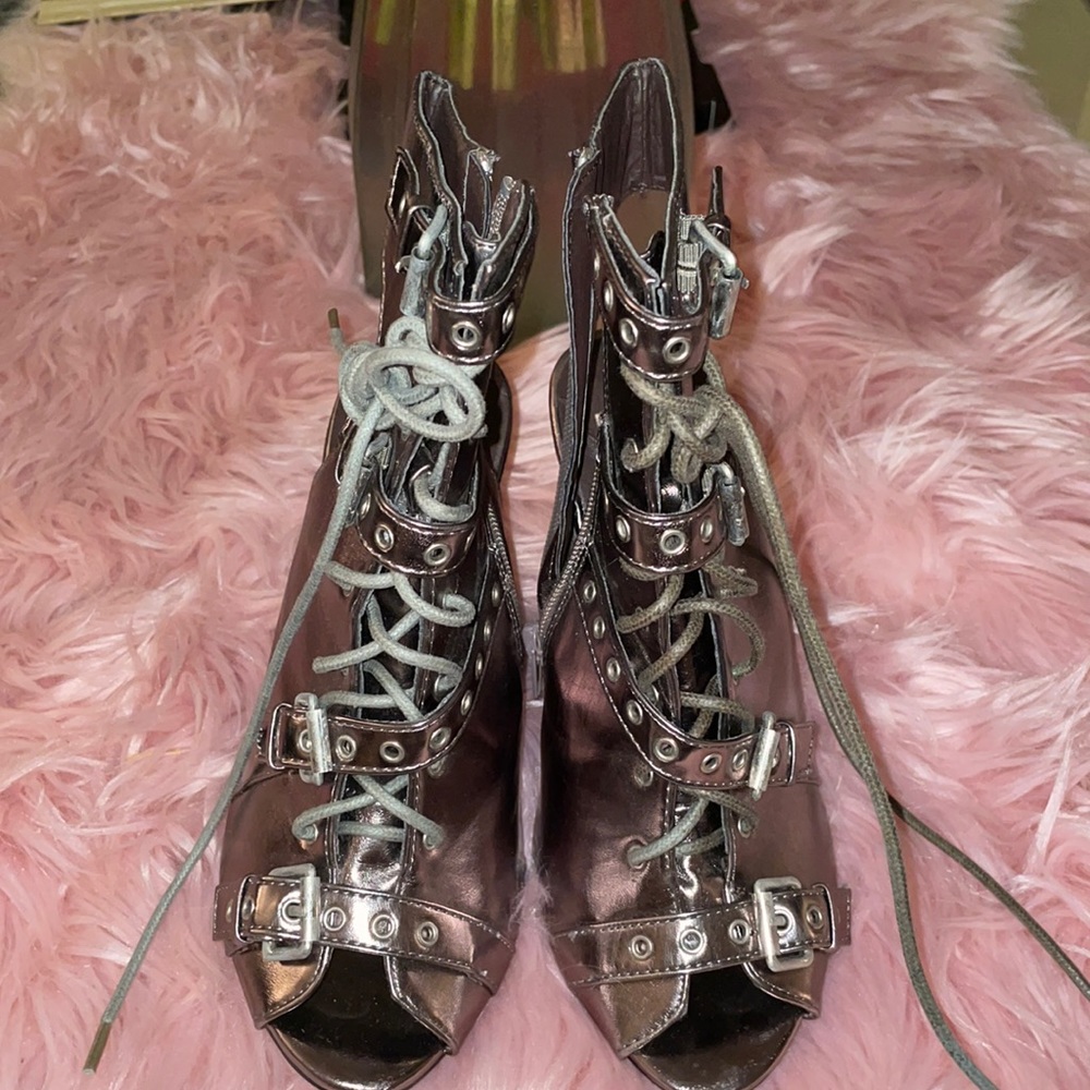 HRH High Heels